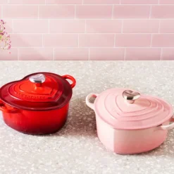 Hot LE CREUSET Cocotte en Fonte Cœur 20 cm Shell Pink