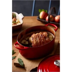 Outlet LE CREUSET Cocotte en Fonte Ovale 27 cm Cerise Signature