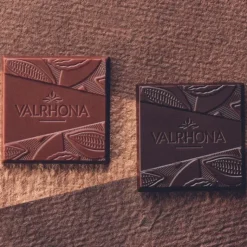 Discount VALRHONA Coffret 32 Carrés de Chocolats Noir et Lait Les Essentiels 160 g