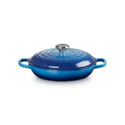New LE CREUSET Faitout Azur en Fonte avec Intérieur Sable 30 cm Signature