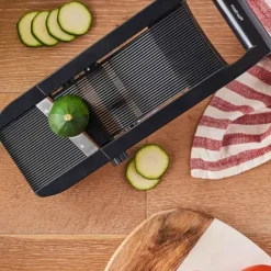 Best MASTRAD Mandoline 3 Lames avec Poussoir