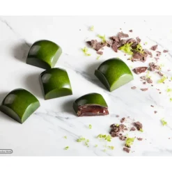 Hot CHOCOLATE WORLD Moule Chocolat Carré Bombé 25,5 mm (x24)