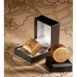 Clearance CHOCOLATE WORLD Moule Chocolat Cube Lys 26x26 mm (x24)