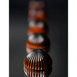 Hot CHOCOLATE WORLD Moule Chocolat Demi Sphère Plissée 30,5 mm (x21)