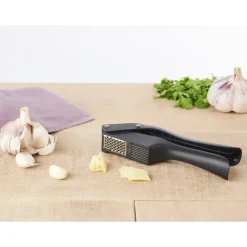 Hot MASTRAD Presse et Tranche Ail Noir